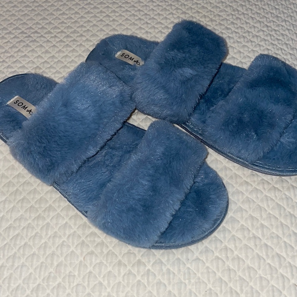 Soma M slippers. The most comfortable… furry, soft, and light blue💘